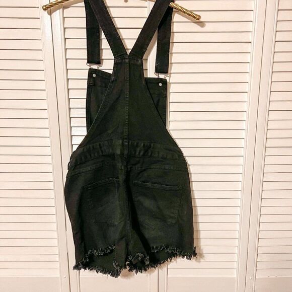 NWT! Distressed Short Overalls, Size Medium - Picture 3 of 4